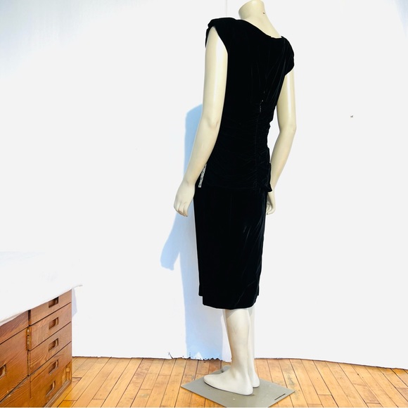 Oscar Di La Renta Miss O Vintage Velvet Dress - Picture 2 of 16